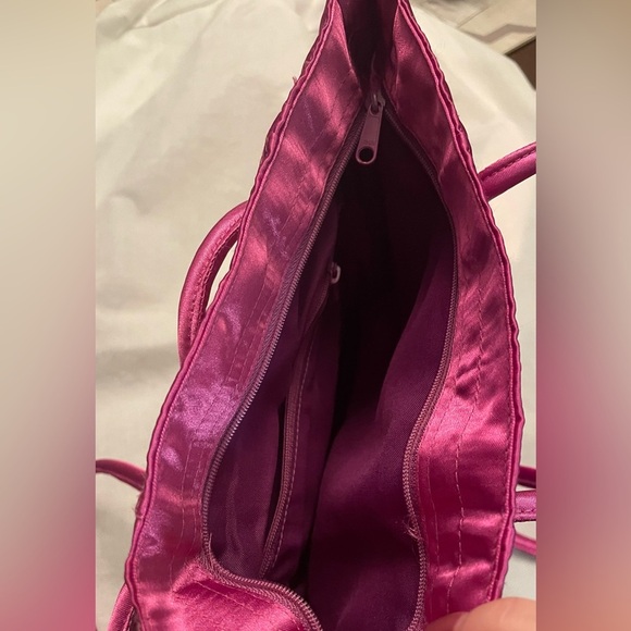 NWOT NaRaYa Satin Quilted Bucket Shoulder Bag Zip closure in Rose Pink - Picture 6 of 8